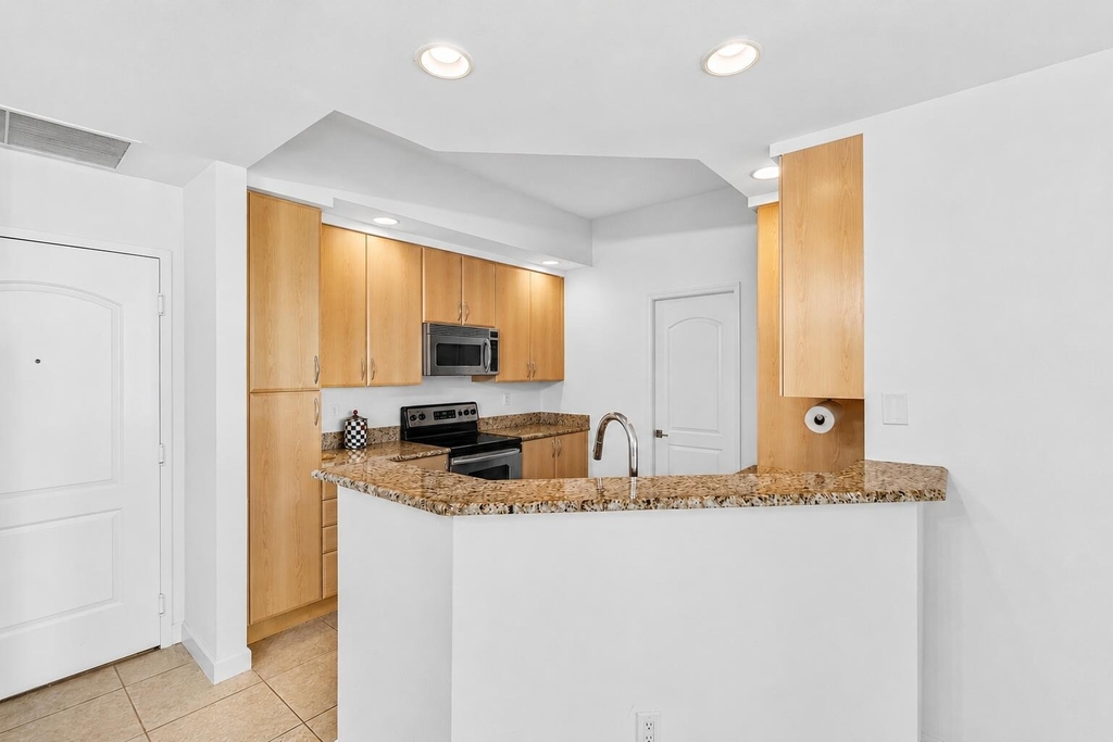 801 S Olive Avenue - Photo 4