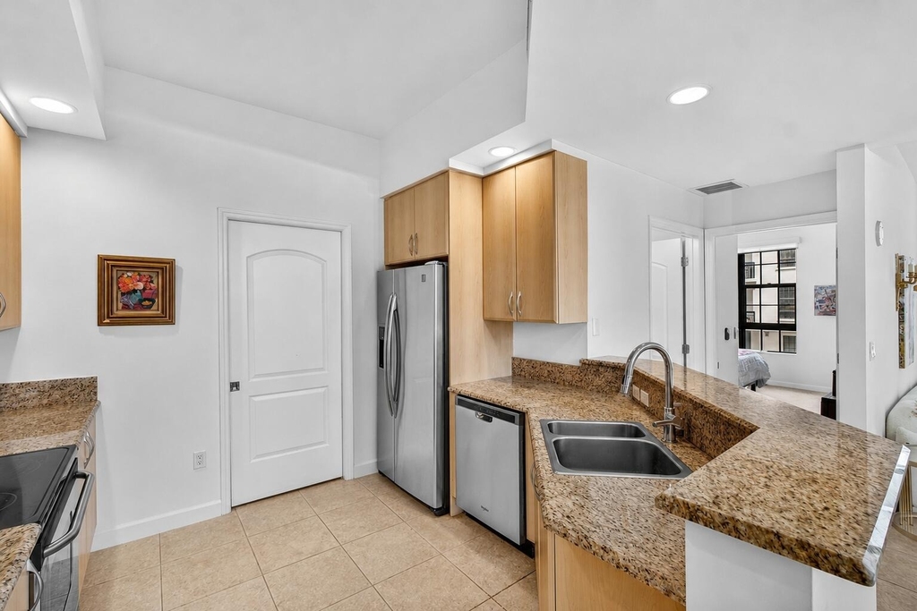 801 S Olive Avenue - Photo 7