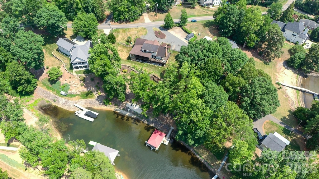 256 Greenbay Road - Photo 3