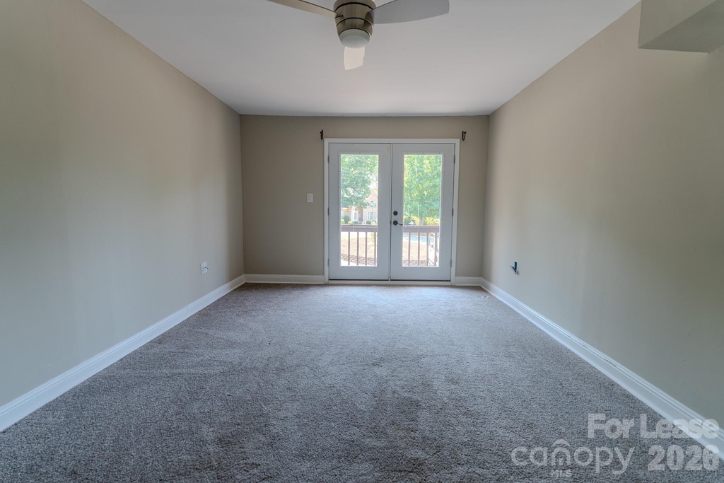 256 Greenbay Road - Photo 38