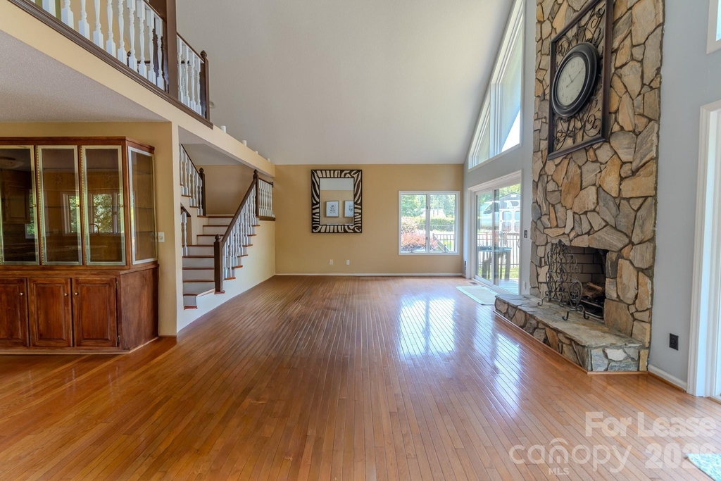 256 Greenbay Road - Photo 6