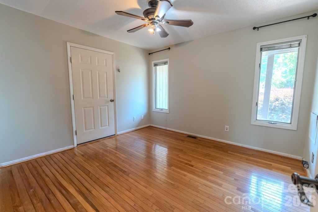 256 Greenbay Road - Photo 20