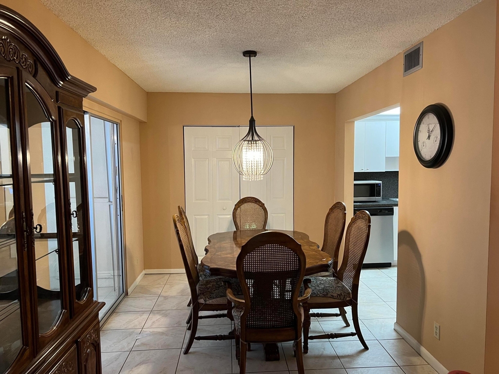 203 Suffolk - Photo 2