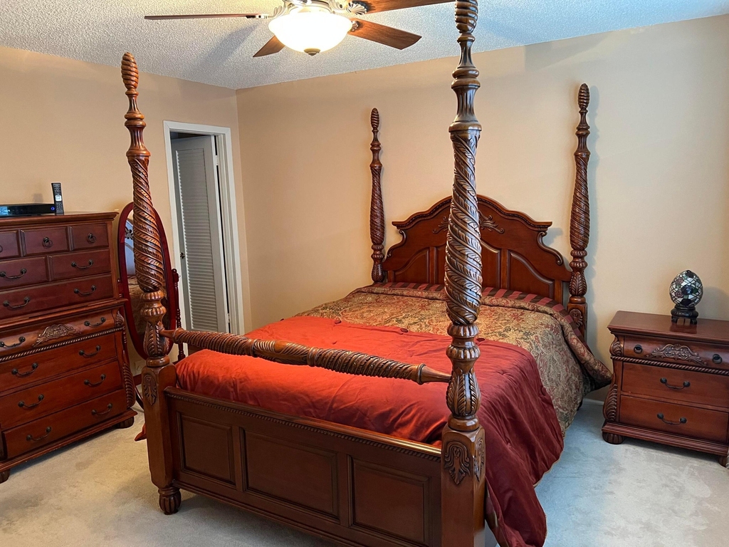 203 Suffolk - Photo 5