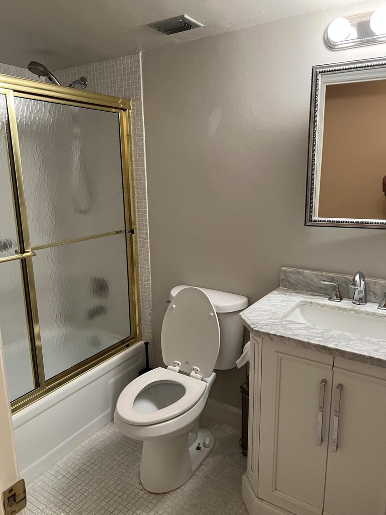 203 Suffolk - Photo 9