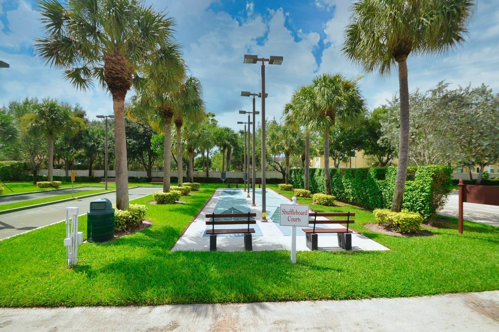 6077 Lake Hibiscus Drive - Photo 40