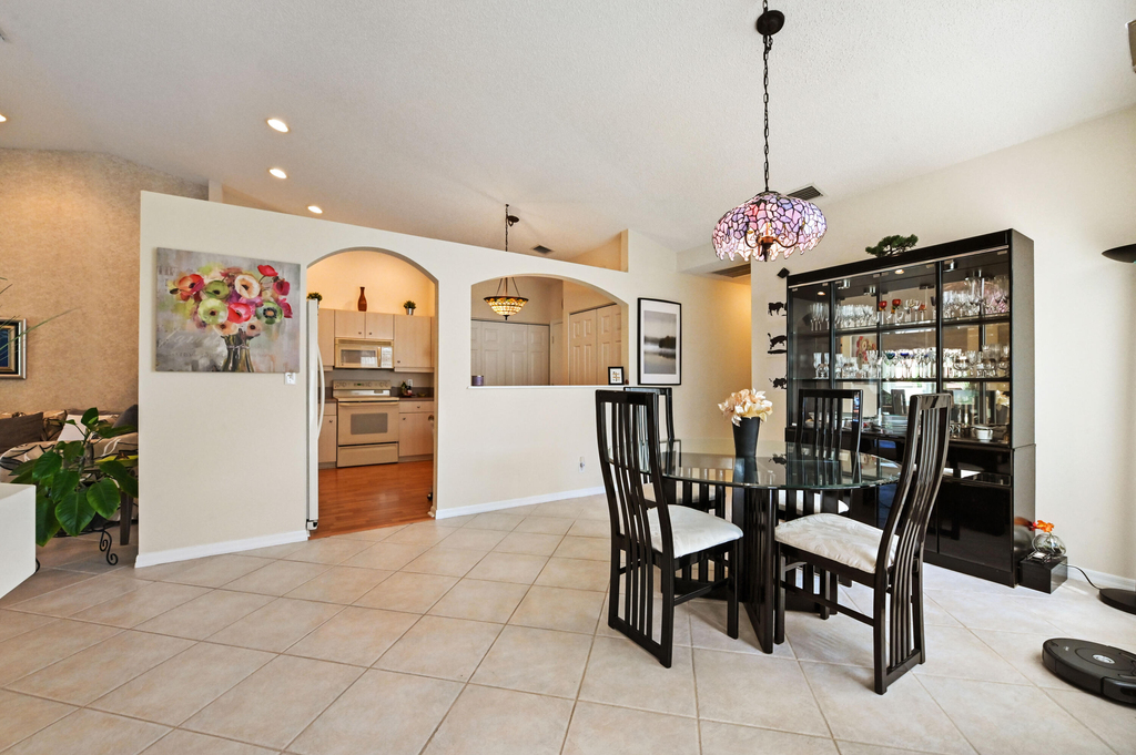 6077 Lake Hibiscus Drive - Photo 4