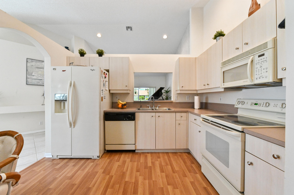 6077 Lake Hibiscus Drive - Photo 8