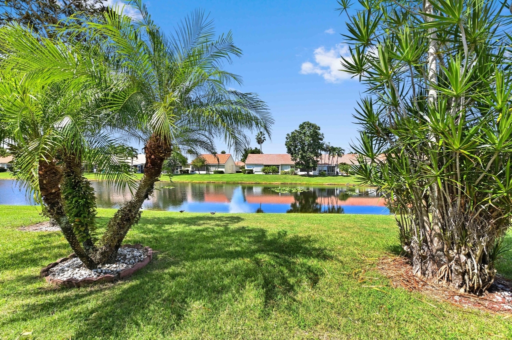 6077 Lake Hibiscus Drive - Photo 30