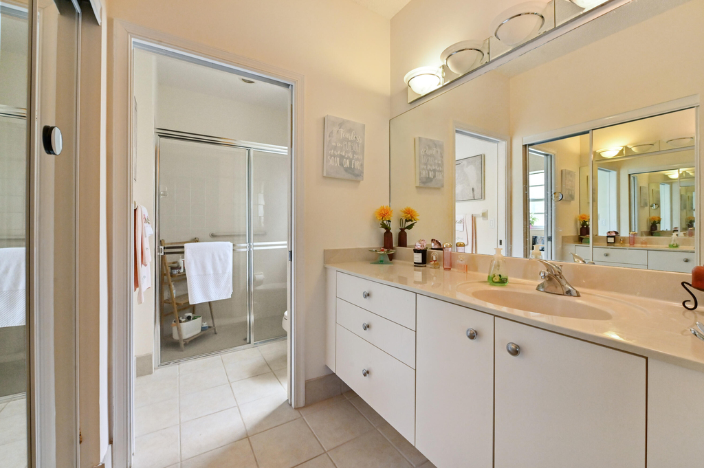 6077 Lake Hibiscus Drive - Photo 23