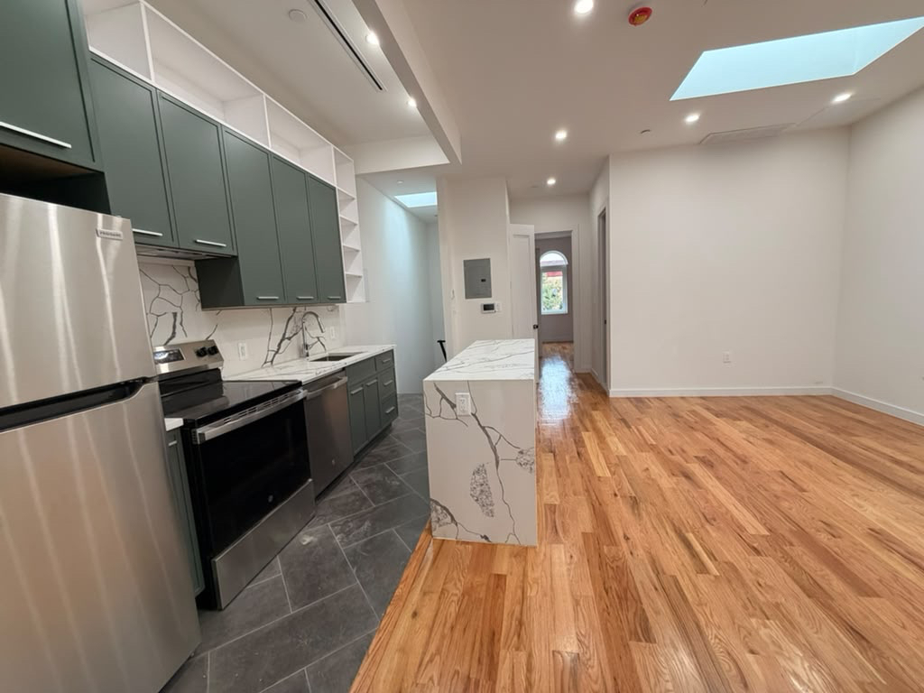 384 Chauncey Street - Photo 4