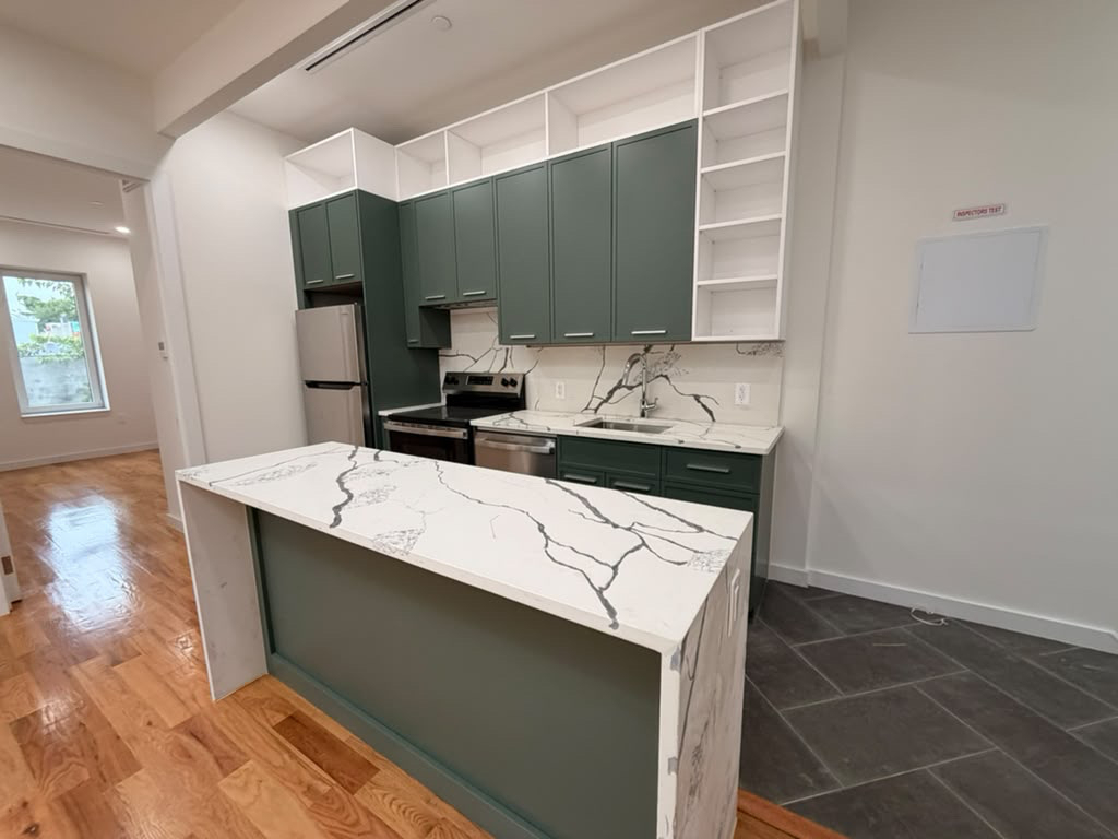 384 Chauncey Street - Photo 2