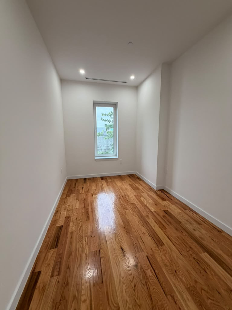 384 Chauncey Street - Photo 3