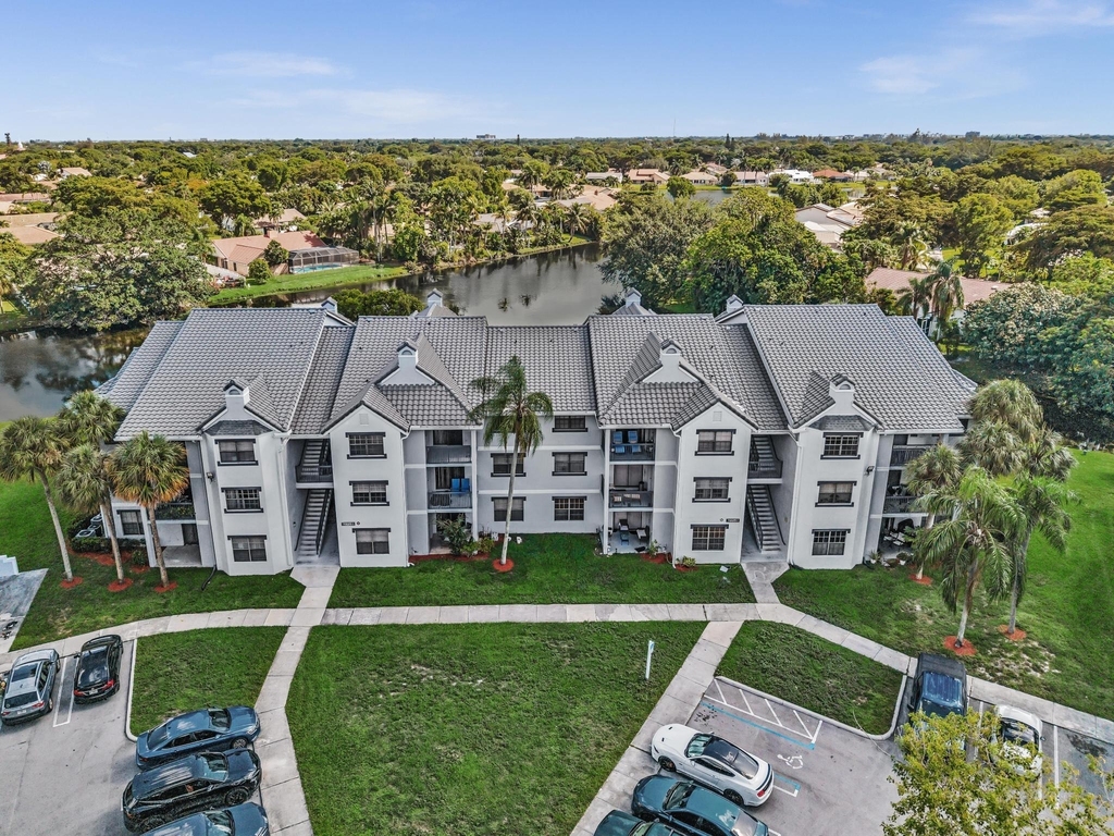 11225 W Atlantic Boulevard - Photo 0
