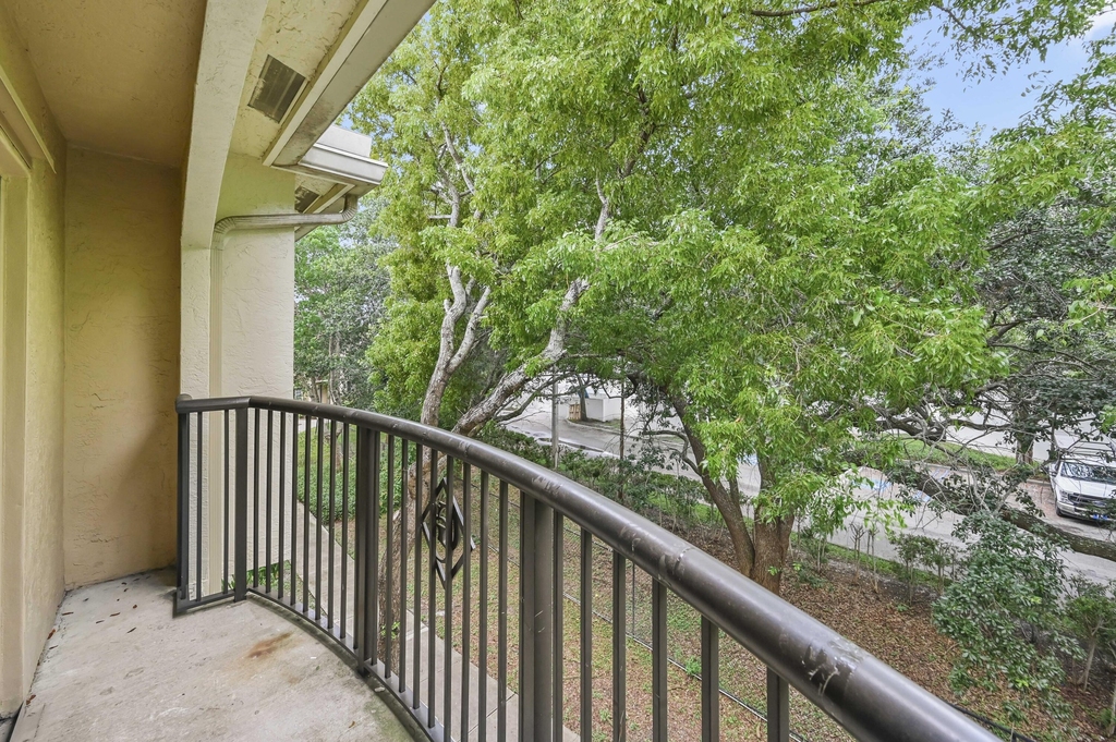 1100 S Crestwood Ct S - Photo 5