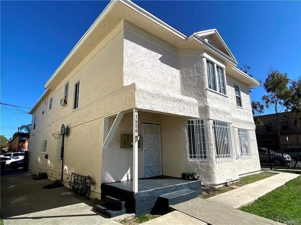 1500 Magnolia Avenue - Photo 0