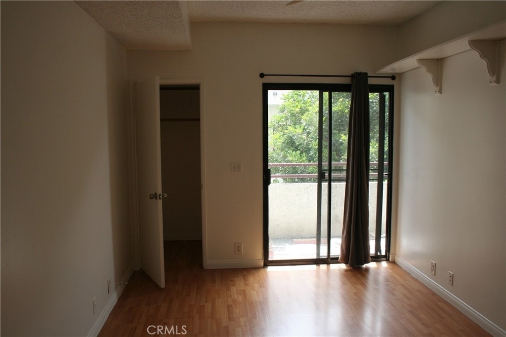 730 W 4th Street - Photo 19