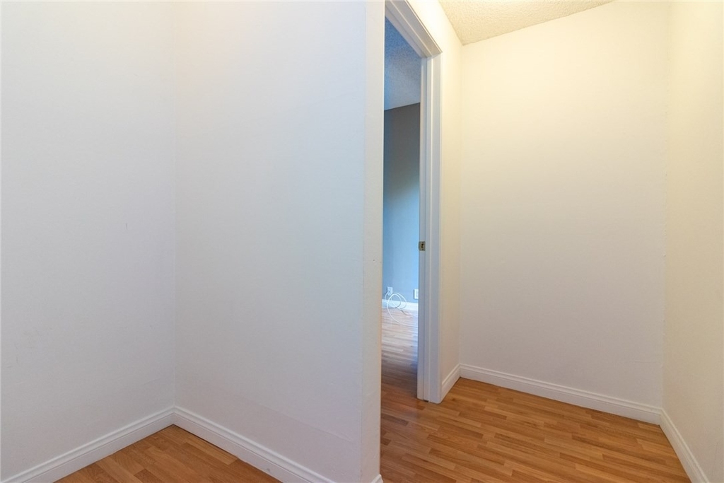 730 W 4th Street - Photo 9