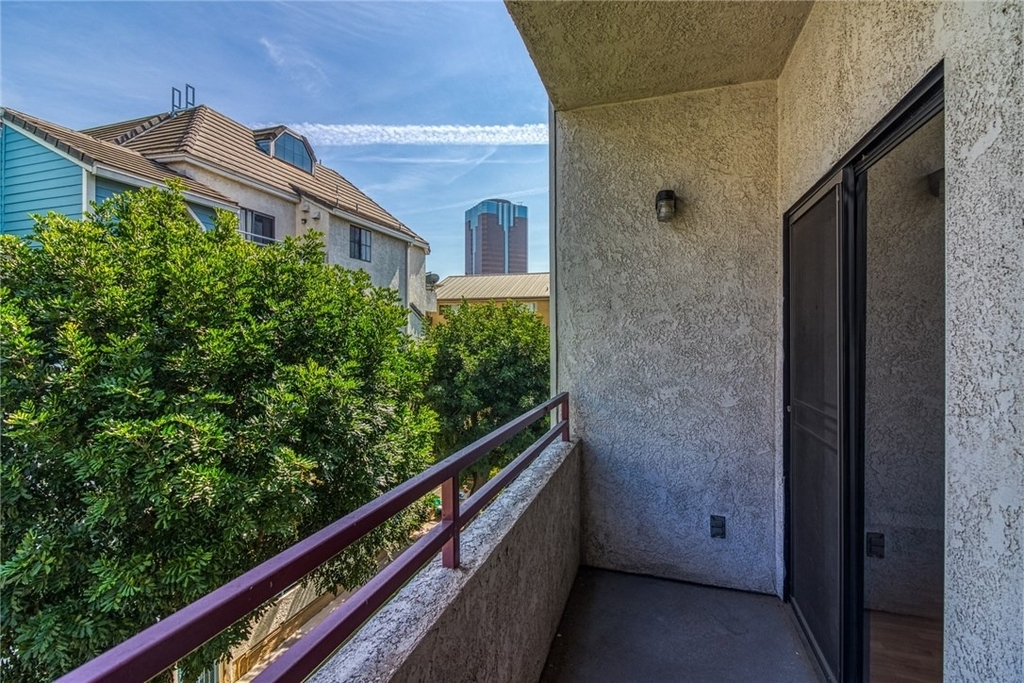 730 W 4th Street - Photo 10