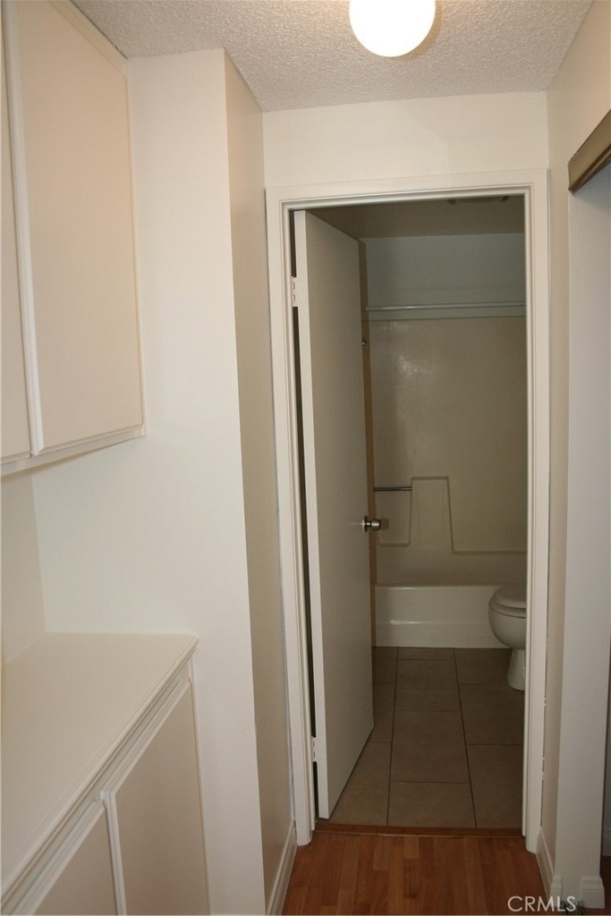 730 W 4th Street - Photo 17
