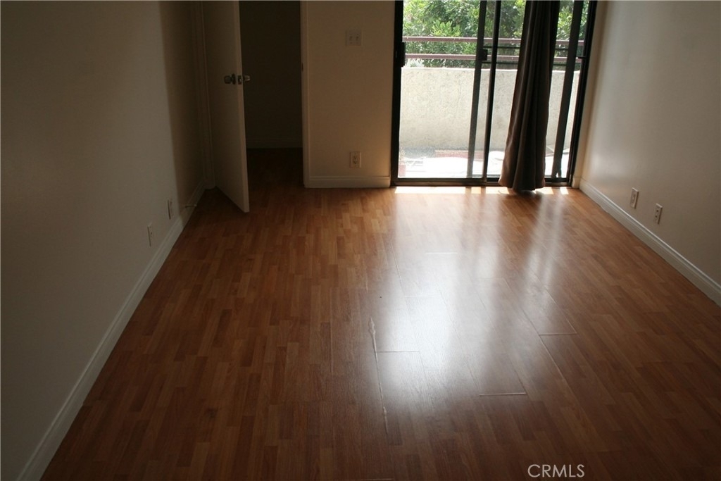 730 W 4th Street - Photo 18