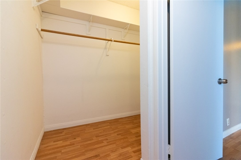 730 W 4th Street - Photo 8