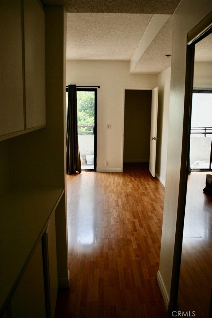 730 W 4th Street - Photo 24