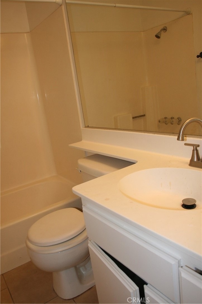 730 W 4th Street - Photo 13