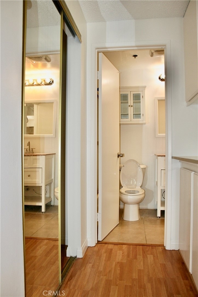 730 W 4th Street - Photo 22