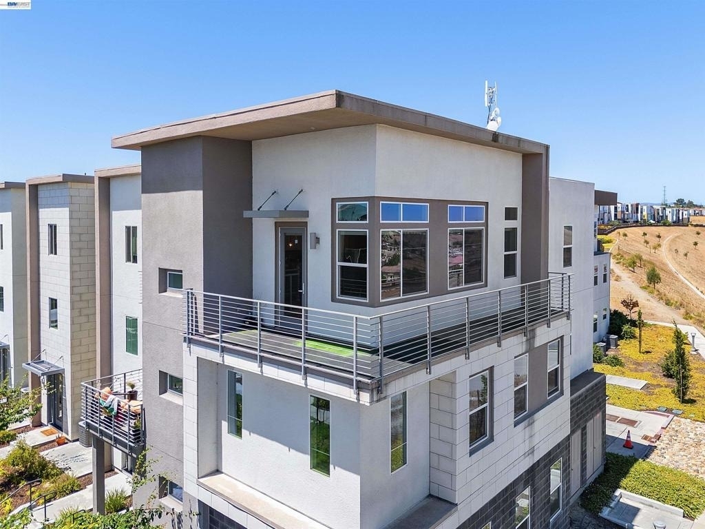 151 Manly Terrace - Photo 2