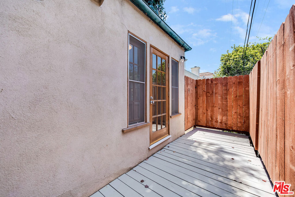 1655 Malcolm Avenue - Photo 6