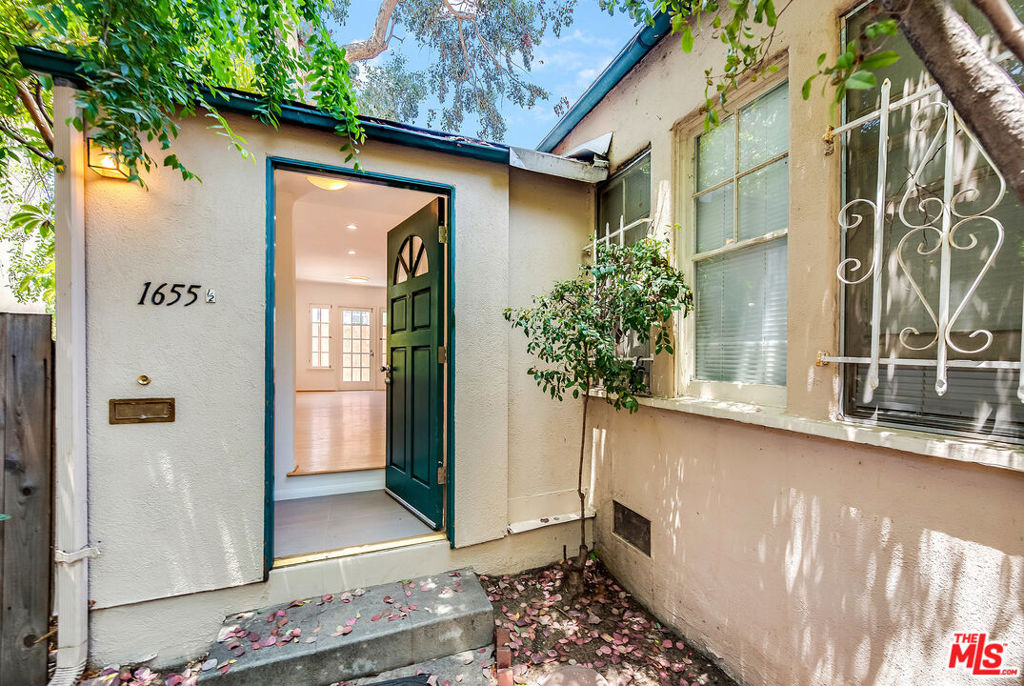 1655 Malcolm Avenue - Photo 0