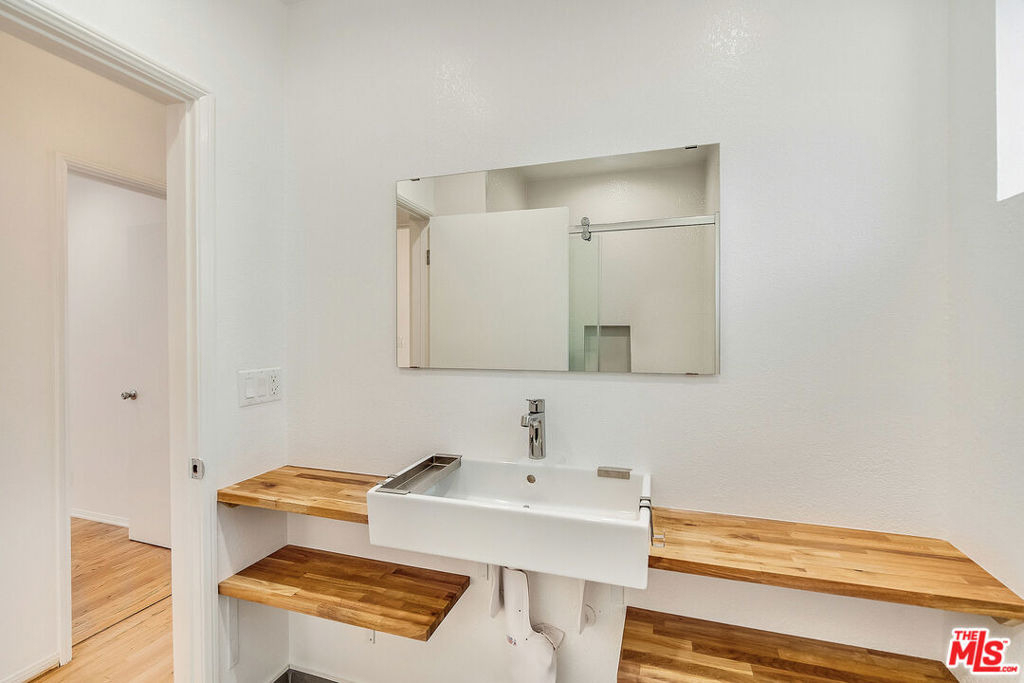 1655 Malcolm Avenue - Photo 20