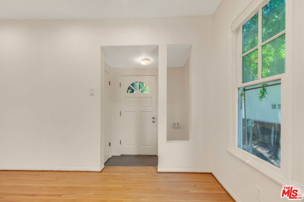 1655 Malcolm Avenue - Photo 28