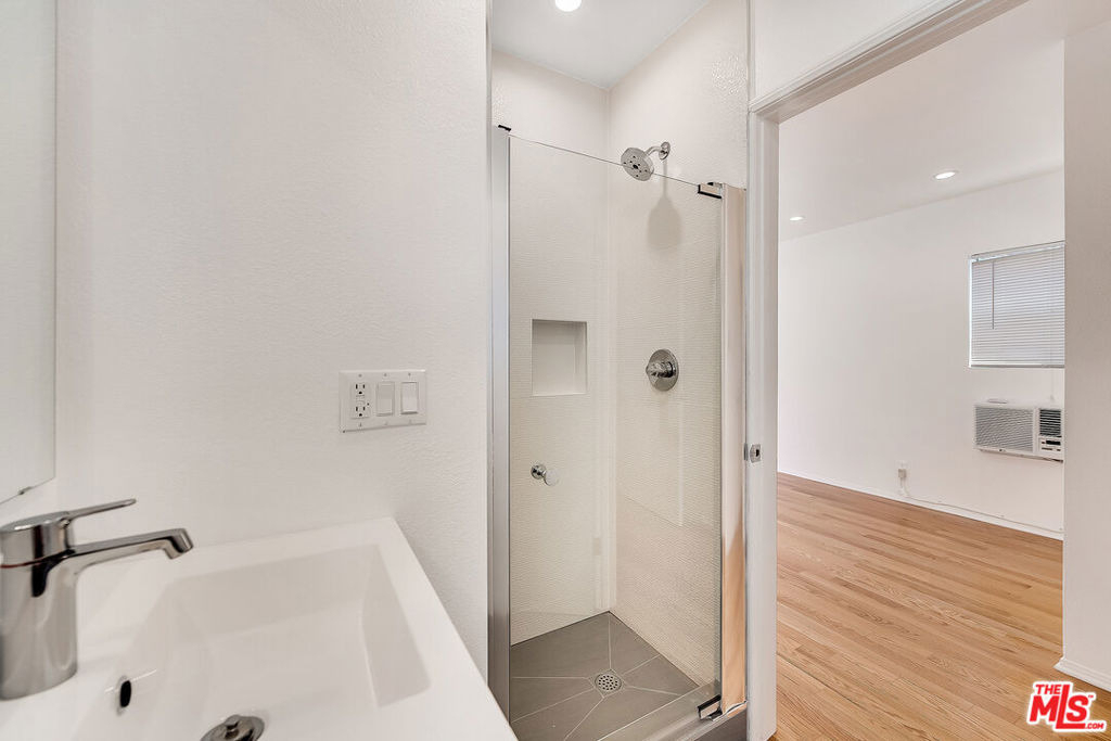1655 Malcolm Avenue - Photo 22