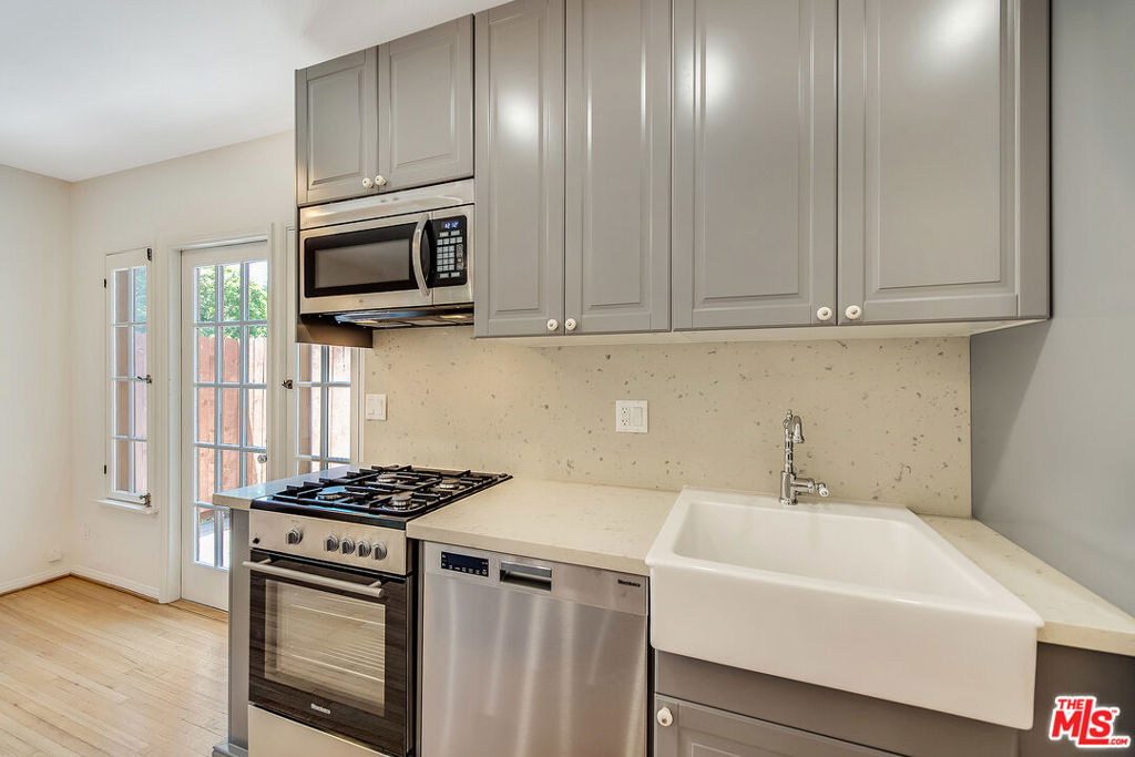 1655 Malcolm Avenue - Photo 12