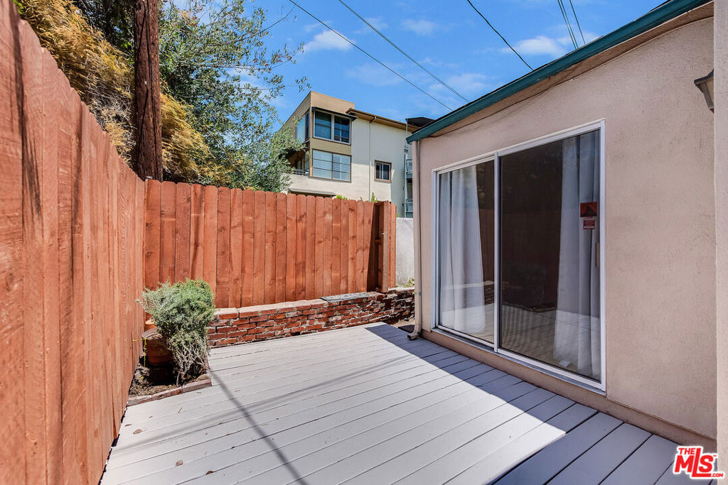 1655 Malcolm Avenue - Photo 3