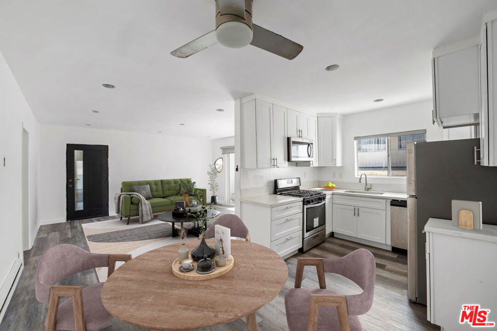 733 N Hayworth Avenue - Photo 3
