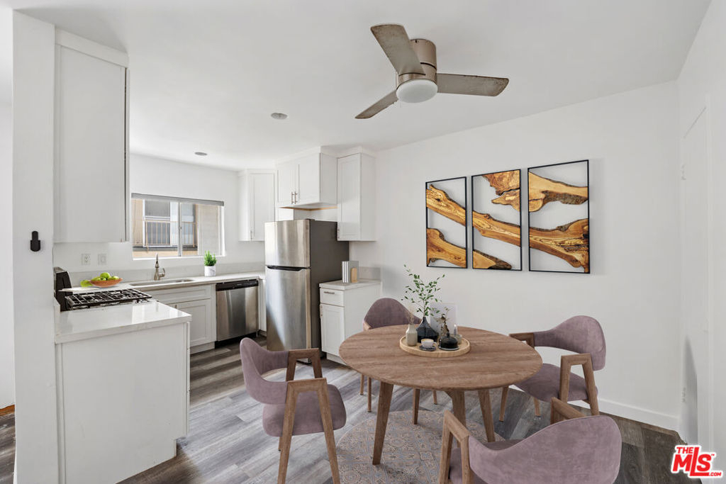 733 N Hayworth Avenue - Photo 4