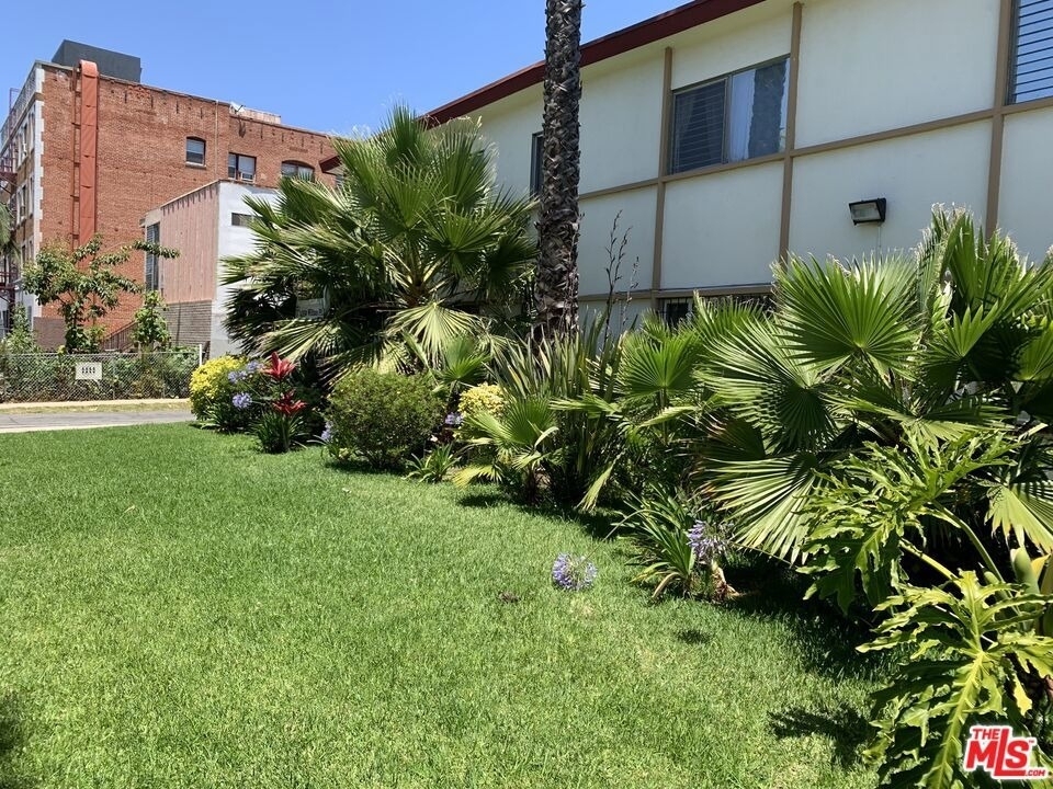 1330 S Wilton Place - Photo 16