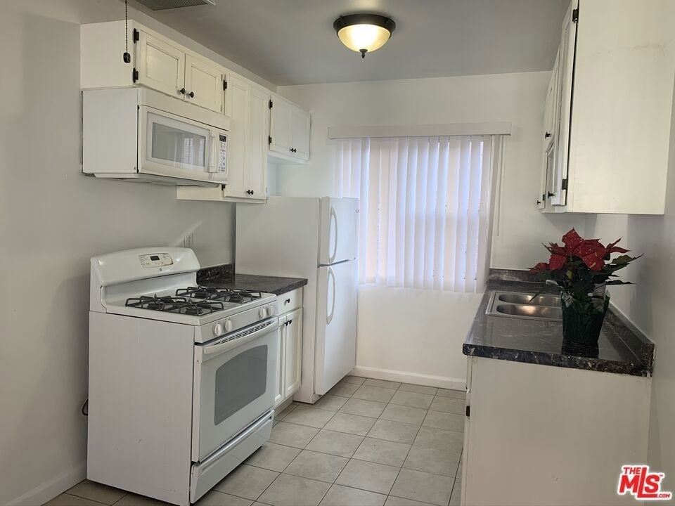 1330 S Wilton Place - Photo 8