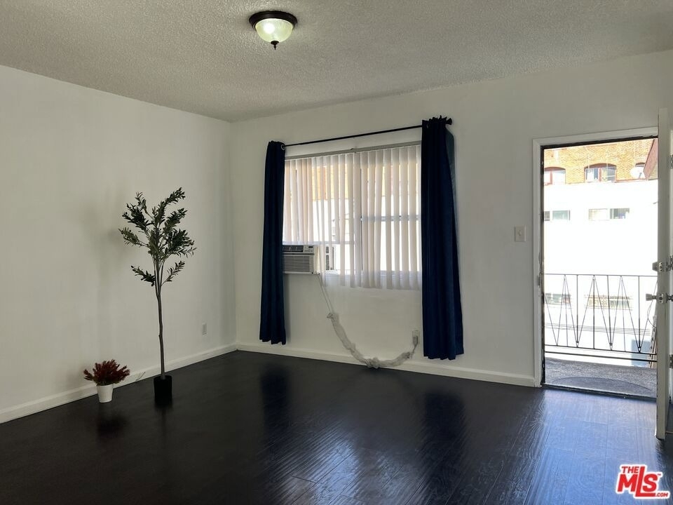 1330 S Wilton Place - Photo 5