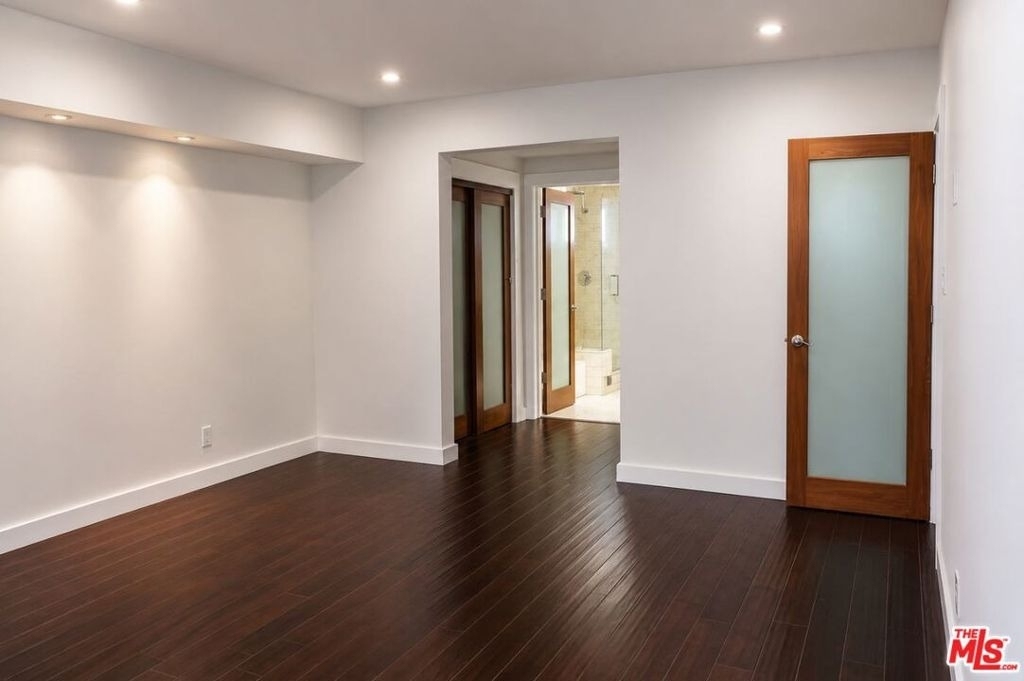 1525 N Hayworth Avenue - Photo 15