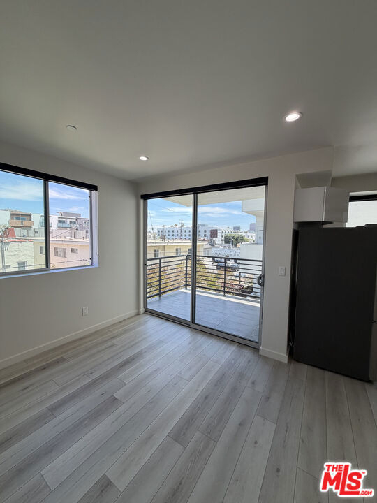 124 S Croft Avenue - Photo 9