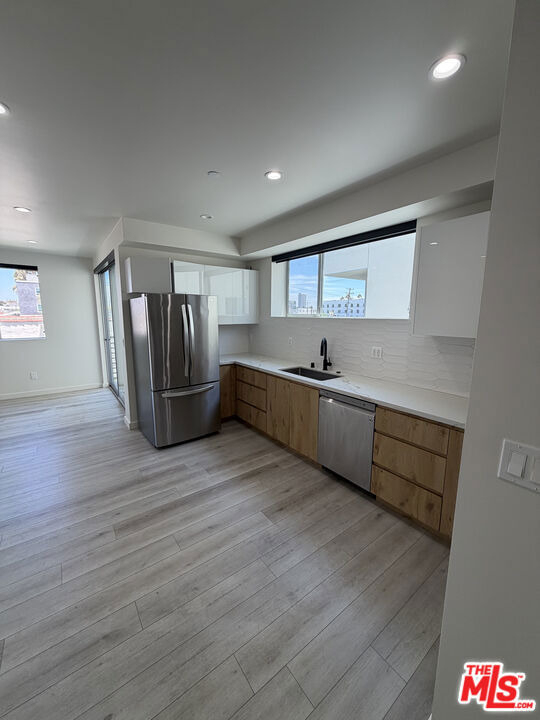 124 S Croft Avenue - Photo 2