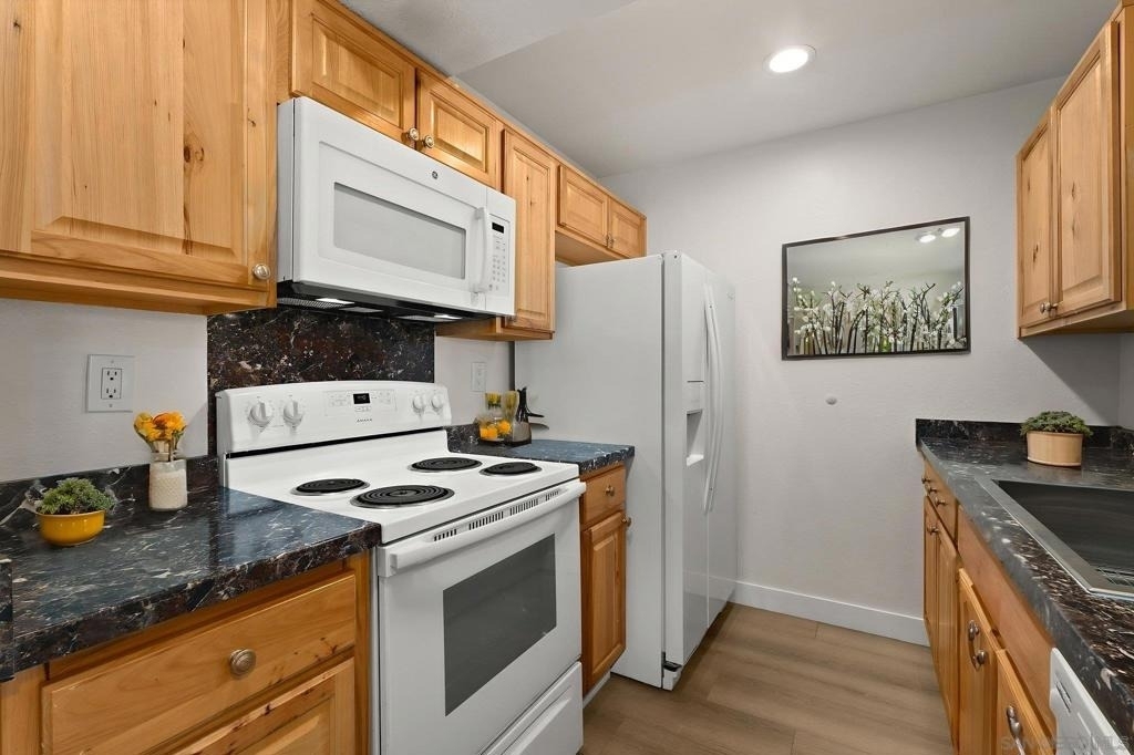 6171 Rancho Mission Rd - Photo 3