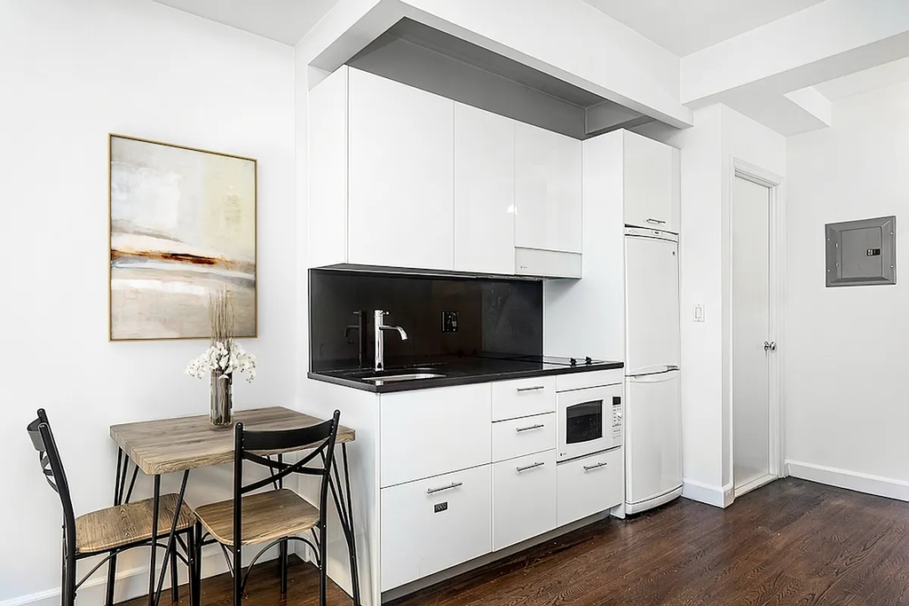 212 West 91st Street - Photo 2