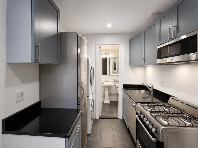 40 Avenue B - Photo 1