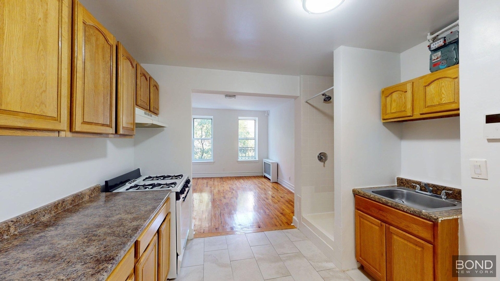 East 89th Street And 3rd Avenue (Address On Request) Apartment 15 - Photo 0