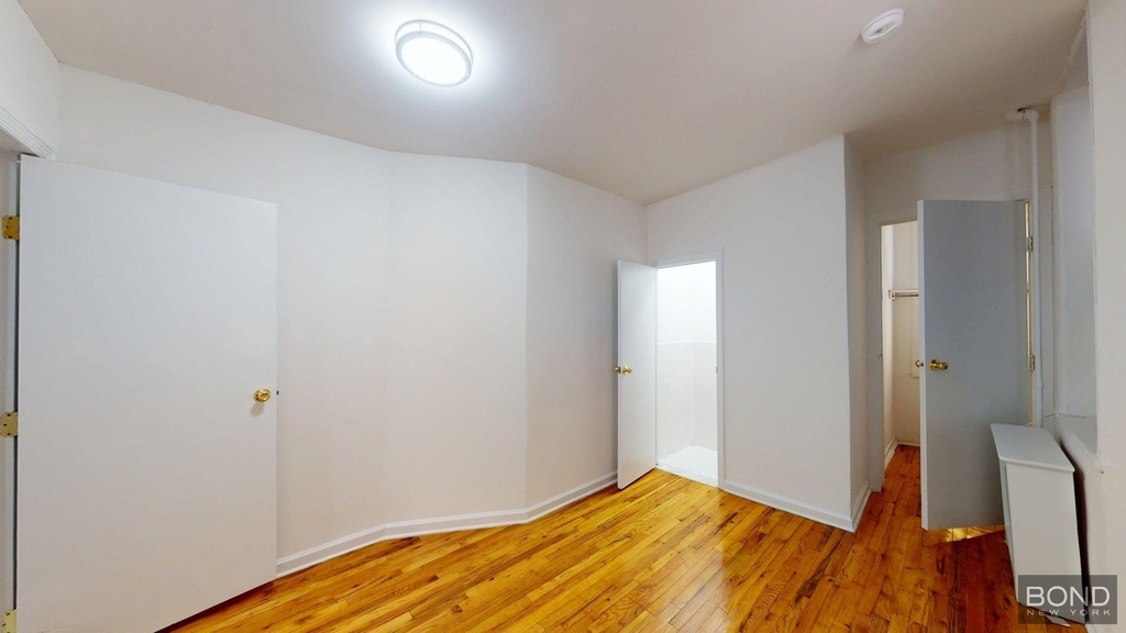 East 89th Street And 3rd Avenue (Address On Request) Apartment 15 - Photo 2
